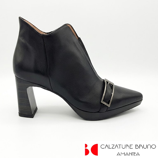tronchetto-fibbia-nere-calzature-bruno